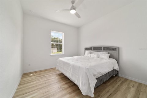 House in Ocala, Florida 3 bedrooms, 133.31 sq.m. № 1915151 - photo 13
