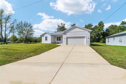 House in Ocala, Florida 3 bedrooms, 133.31 sq.m. № 1915151 - photo 2