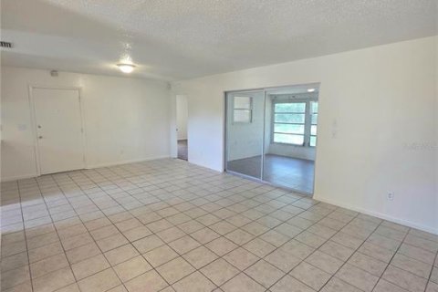 Casa en alquiler en Ocala, Florida, 3 dormitorios, 125.98 m2 № 1906862 - foto 2