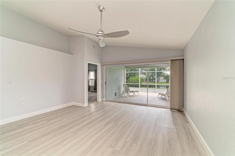 House in Sarasota, Florida 3 bedrooms, 143.72 sq.m. № 2322843 - photo 9