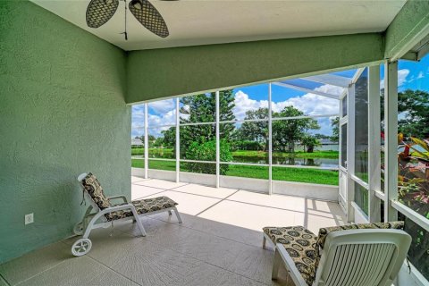 House in Sarasota, Florida 3 bedrooms, 143.72 sq.m. № 2322843 - photo 11