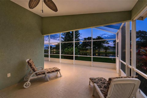 House in Sarasota, Florida 3 bedrooms, 143.72 sq.m. № 2322843 - photo 10