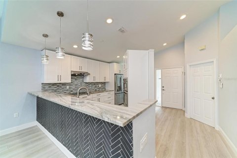 House in Sarasota, Florida 3 bedrooms, 143.72 sq.m. № 2322843 - photo 28