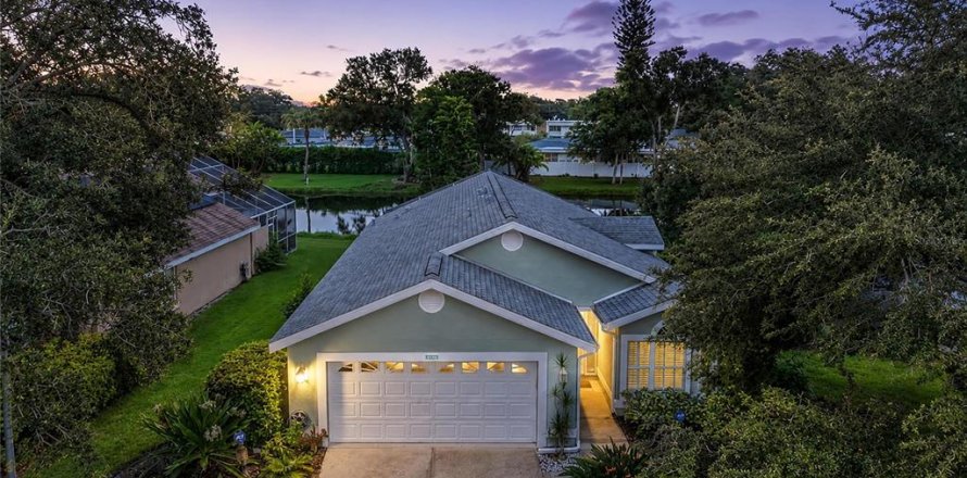 House in Sarasota, Florida 3 bedrooms, 143.72 sq.m. № 2322843