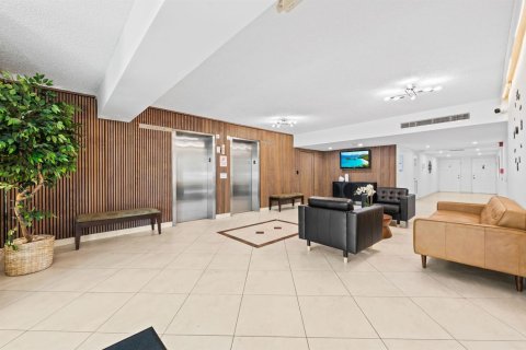 Купить кондоминиум в Помпано-Бич, Флорида 3 комнаты, 139.35м2, № 2086099 - фото 2