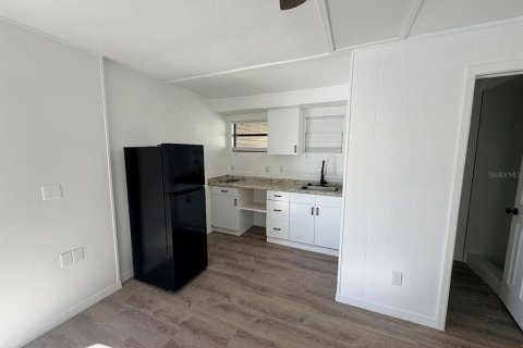 Villa ou maison à louer à New Port Richey, Floride: 23.23 m2 № 2400125 - photo 3