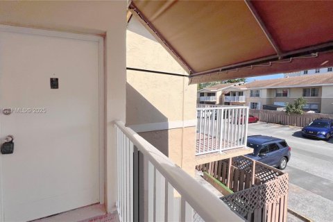 Купить кондоминиум в Дорал, Флорида 2 спальни, 98.48м2, № 1982363 - фото 24