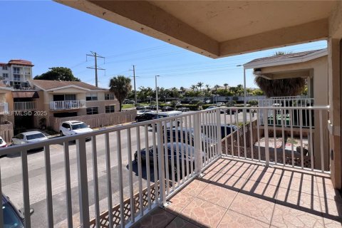 Купить кондоминиум в Дорал, Флорида 2 спальни, 98.48м2, № 1982363 - фото 16