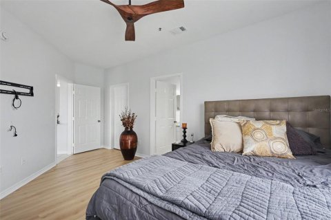 Condo in Tampa, Florida, 2 bedrooms  № 2222285 - photo 13