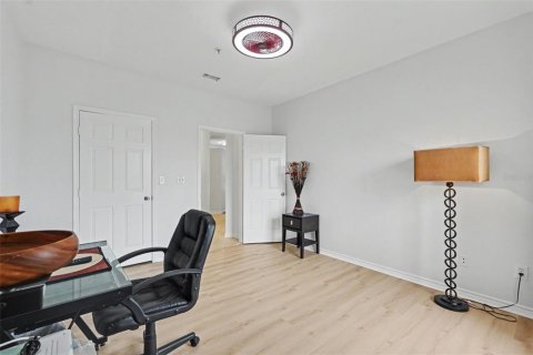 Condo in Tampa, Florida, 2 bedrooms  № 2222285 - photo 16