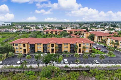 Condominio en Tampa, Florida, 2 dormitorios  № 2222285