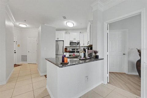 Condo in Tampa, Florida, 2 bedrooms  № 2222285 - photo 7