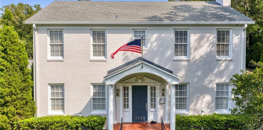 Villa ou maison à Tampa, Floride 4 chambres, 246.1 m2 № 2412535