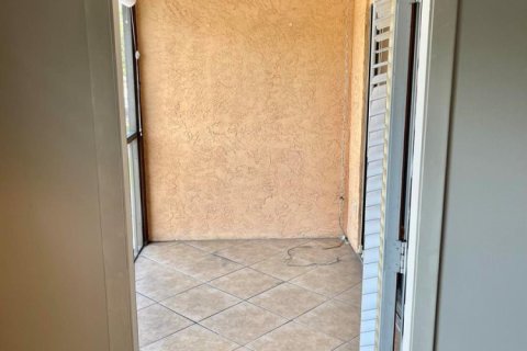 Condo in Port St. Lucie, Florida, 2 bedrooms  № 2173168 - photo 17