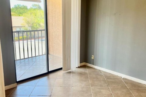 Condo in Port St. Lucie, Florida, 2 bedrooms  № 2173168 - photo 10