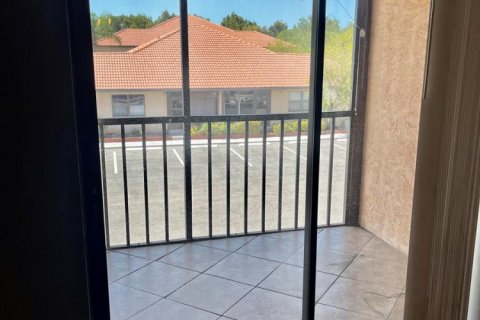Condo in Port St. Lucie, Florida, 2 bedrooms  № 2173168 - photo 11