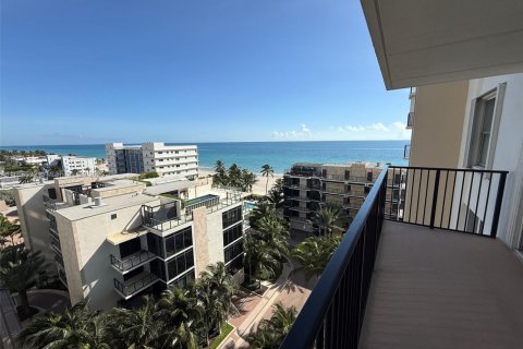 Condominio en venta en Hollywood, Florida, 2 dormitorios, 97.55 m2 № 2089053 - foto 23
