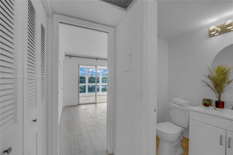 Condominio en venta en Deerfield Beach, Florida, 1 dormitorio, 66.43 m2 № 1891855 - foto 9