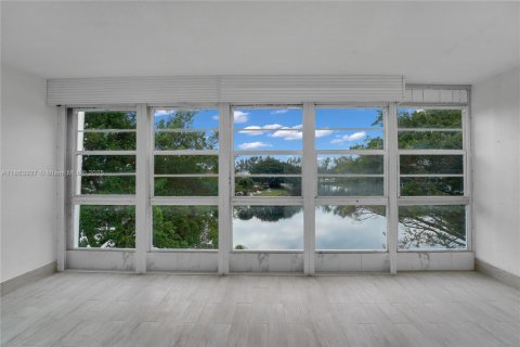 Condominio en venta en Deerfield Beach, Florida, 1 dormitorio, 66.43 m2 № 1891855 - foto 18