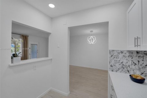 Condominio en venta en Deerfield Beach, Florida, 1 dormitorio, 66.43 m2 № 1891855 - foto 4