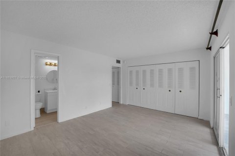 Condominio en venta en Deerfield Beach, Florida, 1 dormitorio, 66.43 m2 № 1891855 - foto 13