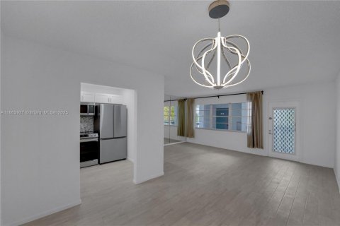 Condominio en venta en Deerfield Beach, Florida, 1 dormitorio, 66.43 m2 № 1891855 - foto 3