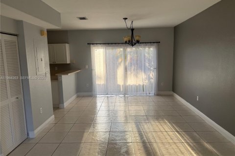 Touwnhouse à vendre à Homestead, Floride: 2 chambres, 114.64 m2 № 2029891 - photo 9