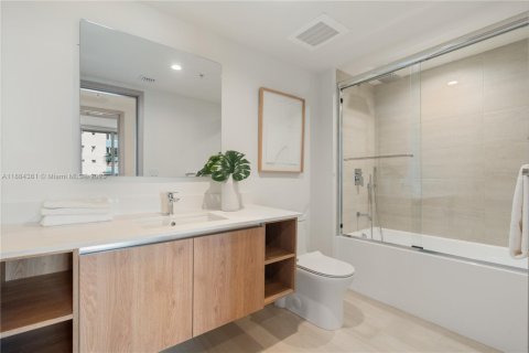 Снять в аренду кондоминиум в Бей-Харбор-Айлендс, Флорида 4 спальни, 207.17м2, № 1949581 - фото 25