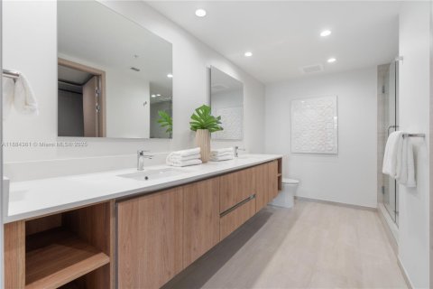 Снять в аренду кондоминиум в Бей-Харбор-Айлендс, Флорида 4 спальни, 207.17м2, № 1949581 - фото 10