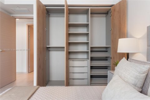 Снять в аренду кондоминиум в Бей-Харбор-Айлендс, Флорида 4 спальни, 207.17м2, № 1949581 - фото 13