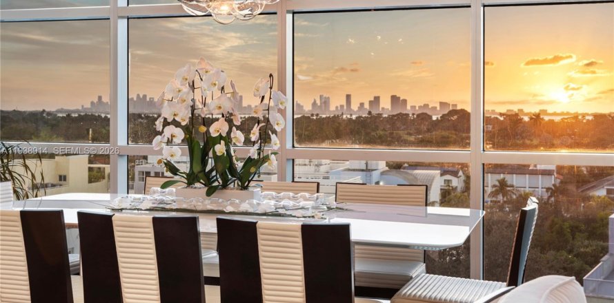 Кондоминиум с 4 спальнями в Майами-Бич, Флорида № 1997790