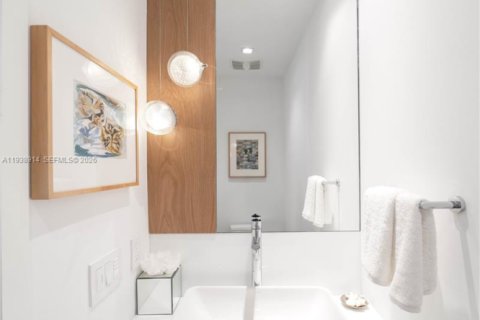 Купить кондоминиум в Майами-Бич, Флорида 4 спальни, 255.67м2, № 1997790 - фото 18