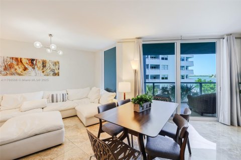 Condominio en alquiler en Bay Harbor Islands, Florida, 2 dormitorios, 106.09 m2 № 1691230 - foto 14