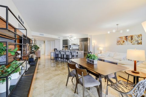 Condominio en alquiler en Bay Harbor Islands, Florida, 2 dormitorios, 106.09 m2 № 1691230 - foto 12