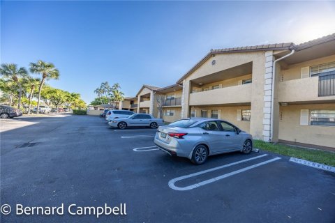 Купить кондоминиум в Корал-Спрингс, Флорида 2 спальни, 111.48м2, № 2050656 - фото 3