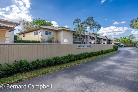 Купить кондоминиум в Корал-Спрингс, Флорида 2 спальни, 111.48м2, № 2050656 - фото 2