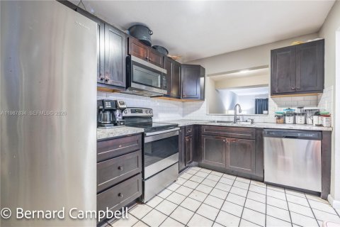 Купить кондоминиум в Корал-Спрингс, Флорида 2 спальни, 111.48м2, № 2050656 - фото 8