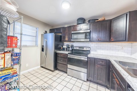 Купить кондоминиум в Корал-Спрингс, Флорида 2 спальни, 111.48м2, № 2050656 - фото 4