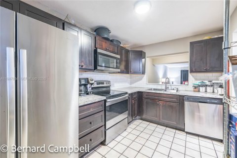 Купить кондоминиум в Корал-Спрингс, Флорида 2 спальни, 111.48м2, № 2050656 - фото 5