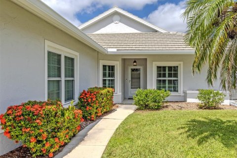House in Venice, Florida 2 bedrooms, 161.46 sq.m. № 2390728 - photo 3