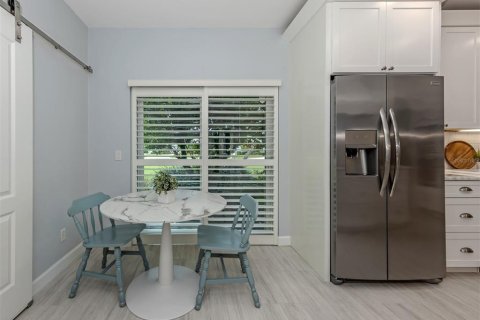 House in Venice, Florida 2 bedrooms, 161.46 sq.m. № 2390728 - photo 12