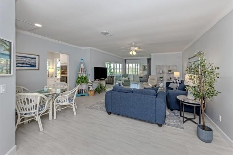 House in Venice, Florida 2 bedrooms, 161.46 sq.m. № 2390728 - photo 5