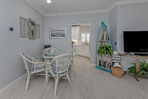 House in Venice, Florida 2 bedrooms, 161.46 sq.m. № 2390728 - photo 8