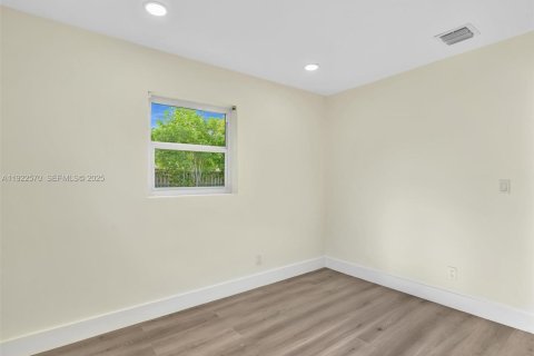 Купить виллу или дом в Холливуд, Флорида 3 спальни, 92.62м2, № 1977120 - фото 12