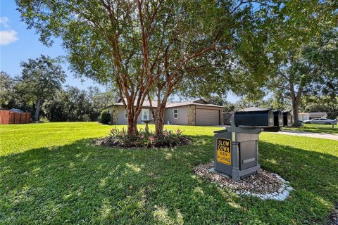 House in Bartow, Florida 3 bedrooms, 117.06 sq.m. № 2100401