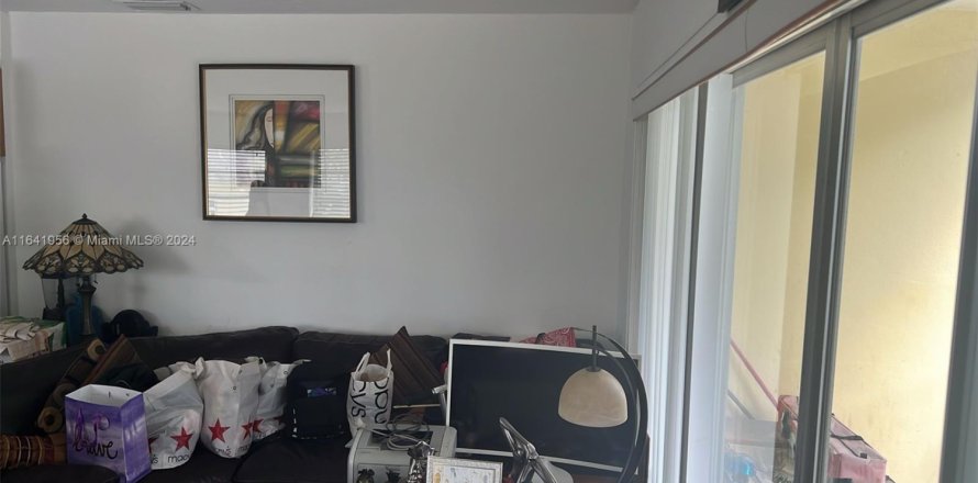 Condo in Miami, Florida, 1 bedroom № 1328223