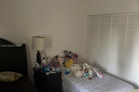 Condo in Miami, Florida, 1 bedroom  № 1328223 - photo 4