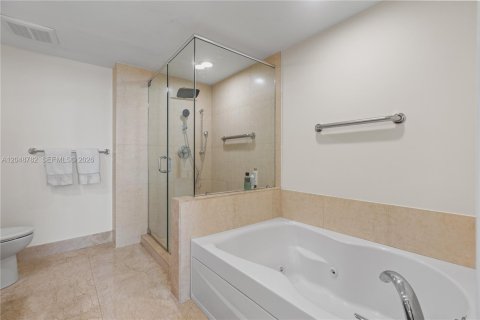 Купить кондоминиум в Майами, Флорида 3 спальни, 166.2м2, № 2145903 - фото 15