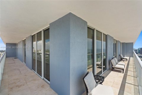 Купить кондоминиум в Майами, Флорида 3 спальни, 166.2м2, № 2145903 - фото 3