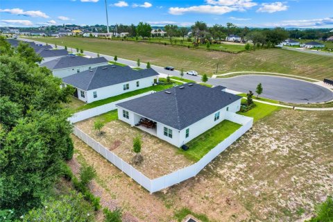 House in Clermont, Florida 4 bedrooms, 236.9 sq.m. № 2202704 - photo 2